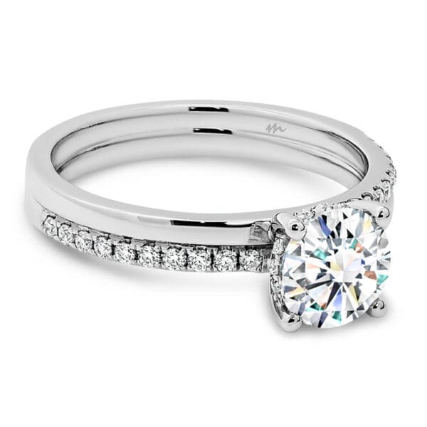 Maeve 6.5 Supernova Moissanite