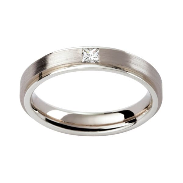 Dc108 Men'S Ring With Princess Cut Diamond In Brushed Finish