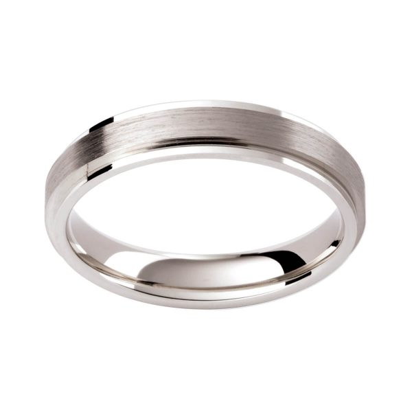 GC132 men's band in a flat profile with raised centre part brushed finish