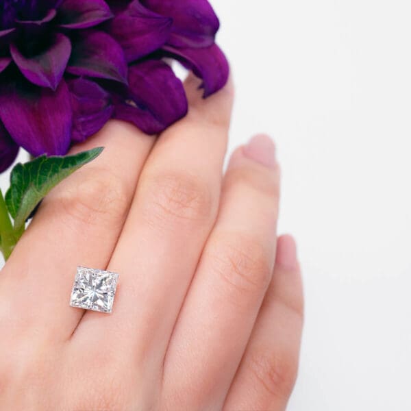 Supernova Moissanite Square Cut