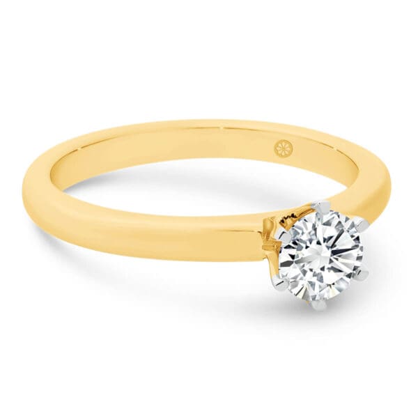 Hazel 6.0 Supernova Moissanite