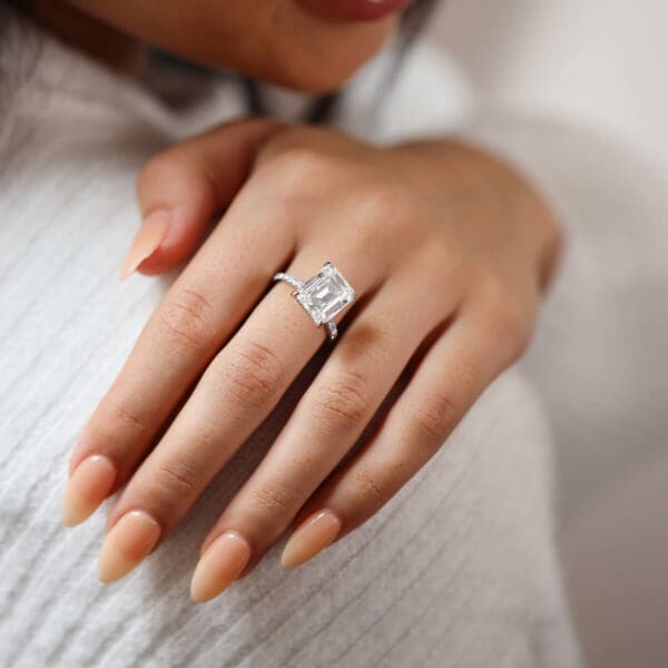 Estella Supernova Moissanite