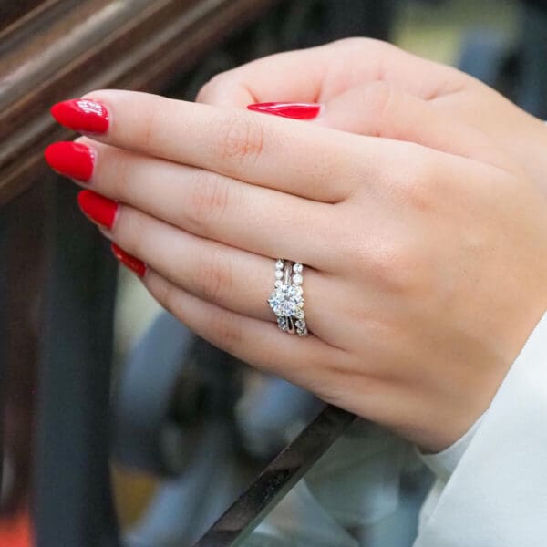 Gracie 2.0-2.5 Supernova Moissanite