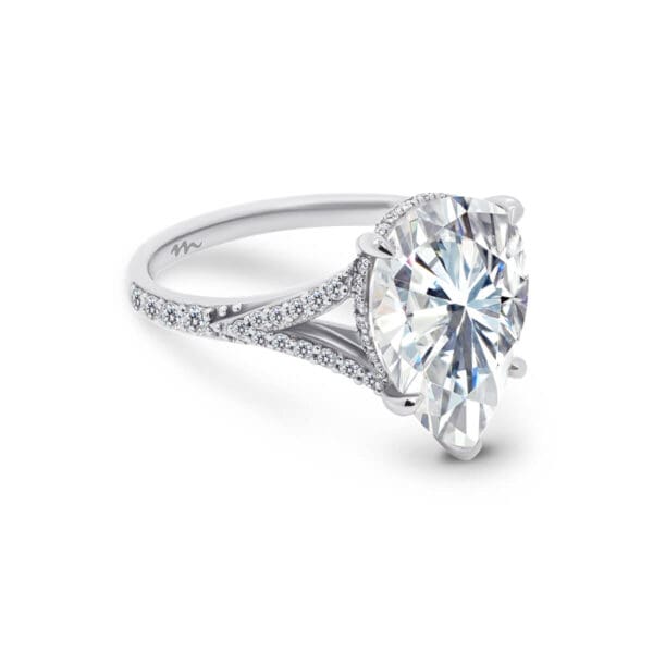 Joselyn Supernova Moissanite
