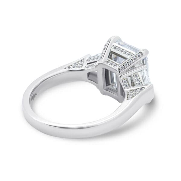 Evelynn Supernova Moissanite