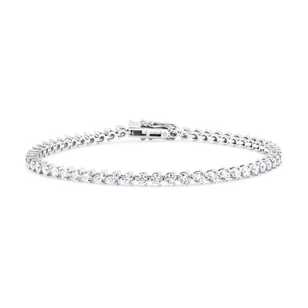 Illawarra 2.5 modern 3-prong full tennis bracelet in 18k gold with safety clasp.