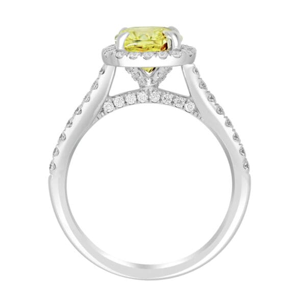 May 7.0 Yellow Supernova Moissanite
