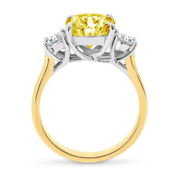 Meghan 7.5 Yellow Supernova Moissanite