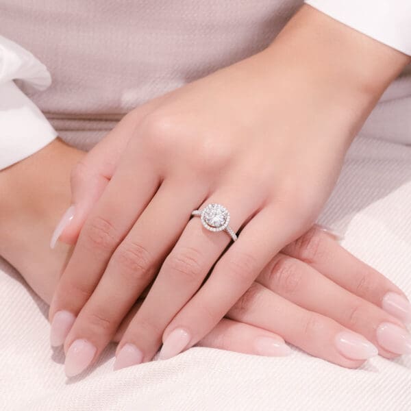 Ava Round 7.5-8.0 Supernova Moissanite