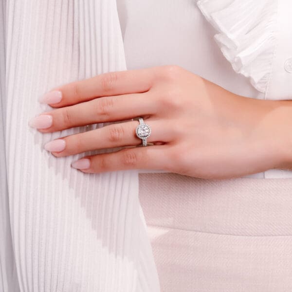 Christine 7.5-8.0 Supernova Moissanite