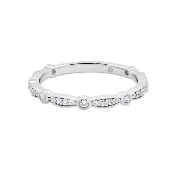 Madison Lab Grown Diamond band in soft scallop shape with round bezel accent