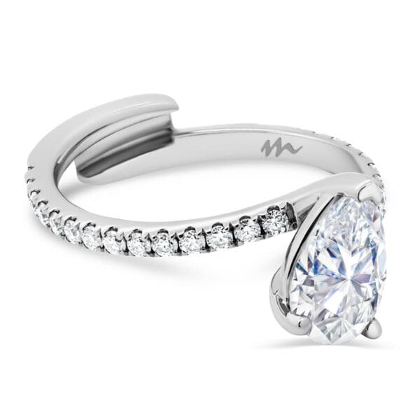 Florette 8X5-9X6 Supernova Moissanite