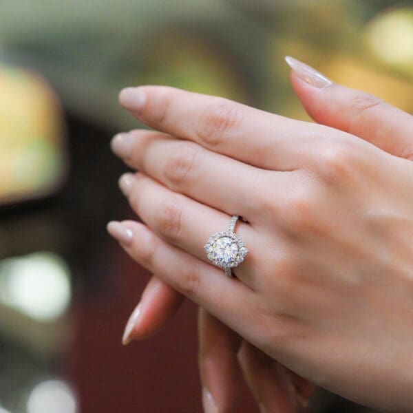 Giselle Supernova Moissanite