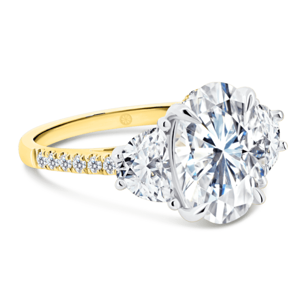Jacqueline Oval