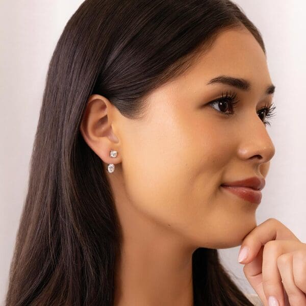 Eva Oval