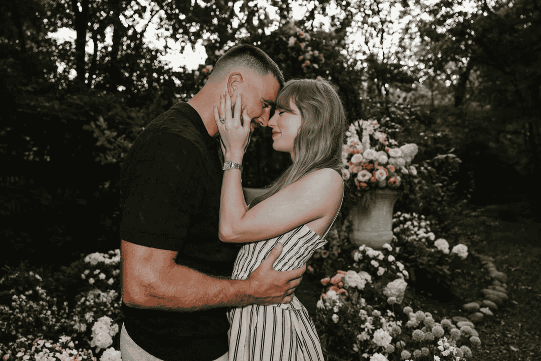 Taylor Swift Travis Kelce Engagement